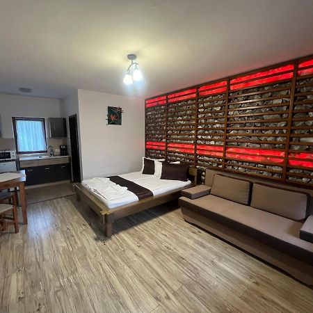 Lex Studio Praid Luaran gambar