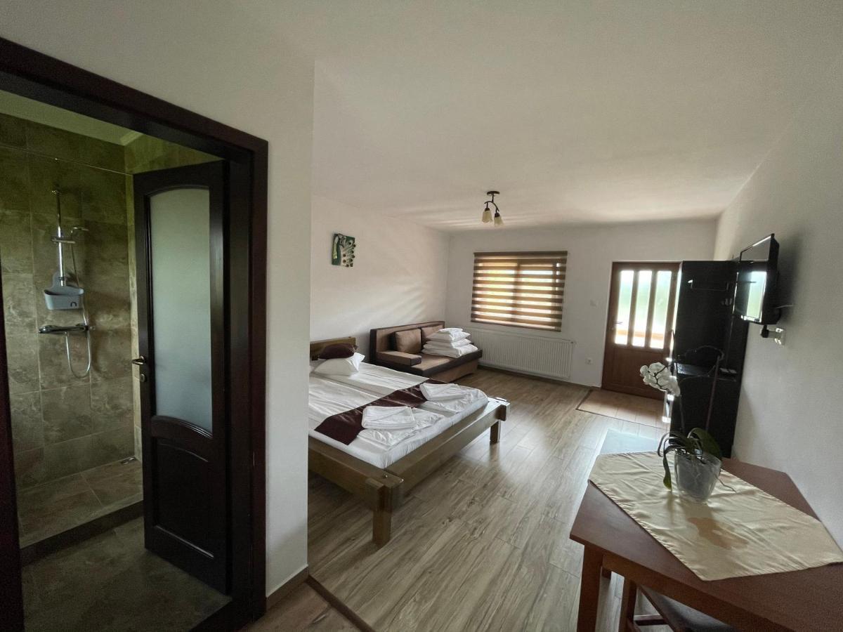 Lex Studio Praid Luaran gambar